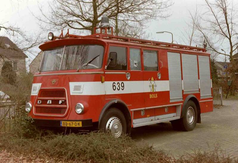 Roepnummer: 639 Kenteken: BD-67-DK Type voertuig: TS9 MD/LD2000 T1500 Merk &amp; Type: DAF A1300BA360 Opbouw: Bikkers Bouwjaar: 1972 In dienst: 1986 Uit dienst: 2001 Standplaats: Nieuw Vennep.Opmerkingen: Ex Ridderkerk, naar Brandweerclub Twente. 