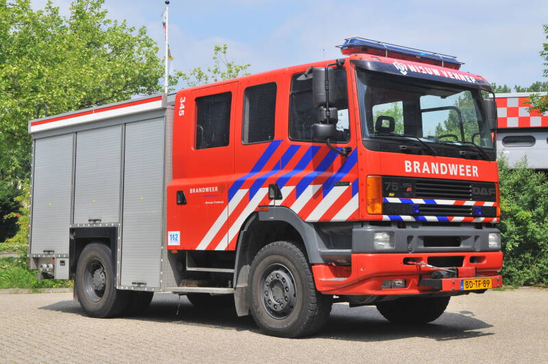Kenteken: BD-TF-89 Roepnummer: 345 Type voertuig: TS8 LD3250 HD300 T2000 Merk &amp; Type: DAF FFV75.270RC365 Opbouw: Spijkstaal-Hale Bouwjaar: 1996 In dienst: 2010 Uit dienst: 2012.Opmerkingen: Overgenomen van brandweer Haarlem 