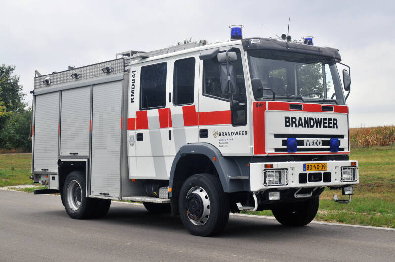 Kenteken: BD-VX-39 Roepnummer: RMD841 Type voertuig: TS9 LD3250 HD300 T2400/200 Merk &amp; Type: Iveco ML135E23WR[EuroCargo] Opbouw: Spijkstaal-Hale Bouwjaar: 1995 In dienst: 2010 Uit dienst: 2014 Opmerkingen: Uit:Wessem en Thorn
