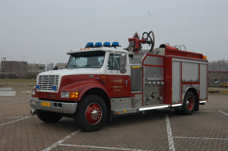 Kenteken: BF-PP-94 Roepnummer: SB1 > 5666 Type voertuig: SPB3 LD6000 T-/1500 P900 Merk &amp; Type: International Navistar 4900 Opbouw: Emergency One-Hale Bouwjaar: 1997 In dienst: 1997 Uit dienst: Standplaats: Terneuzen