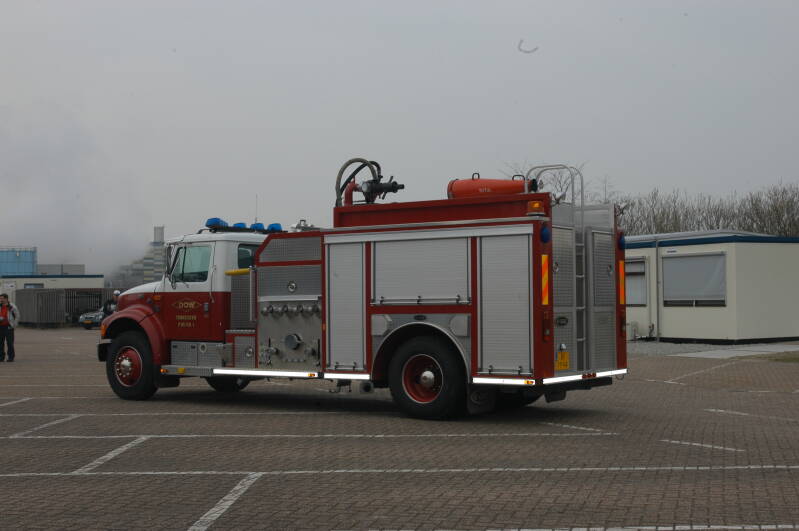 Kenteken: BF-PP-94 Roepnummer: SB1 > 5666 Type voertuig: SPB3 LD6000 T-/1500 P900 Merk &amp; Type: International Navistar 4900 Opbouw: Emergency One-Hale Bouwjaar: 1997 In dienst: 1997 Uit dienst: Standplaats: Terneuzen