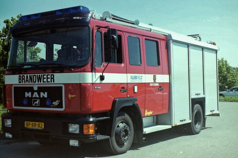 Kenteken: BF-XR-82 Roepnummer: TS54-2 > TS74-2 Type voertuig: TS10 LD2800 HD265 T2500 Merk &amp; Type: MAN 12.192FF[M90] Opbouw: Ziegler Brandweertechniek Bouwjaar: 1997 In dienst: 1997 Uit dienst: 2014