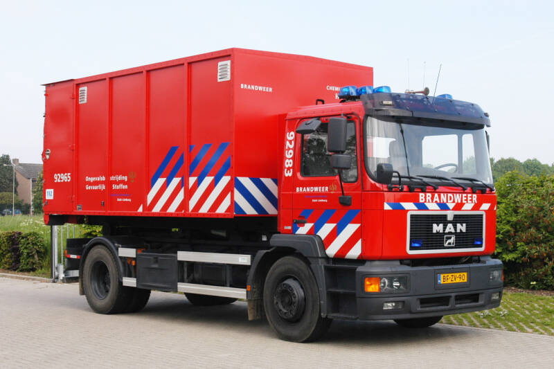 Kenteken: BF-ZV-90 Roepnummer: 2664 > 92-983 Type voertuig: HA Merk &amp; Type: MAN 18.264[M2000-Intercity] Opbouw: Terberg Bouwjaar: 1998 In dienst: 1998 Uit dienst: 2014. Opmerkingen: Regionaal voertuig. Verkocht aan Chemelot-Geleen (24-2584)