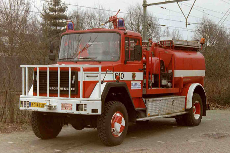Kenteken: BG-43-XD Roepnummer: 610 Type voertuig: TW2 LD1600 T5500 Merk &amp; Type: Magirus Deutz 160D15AK Opbouw: Spijkstaal-Magirus Bouwjaar: 1983 In dienst: 1983 Uit dienst: 2001 Standplaats: Bilthoven. Opmerkingen: Naar Cuba (Havanna) 