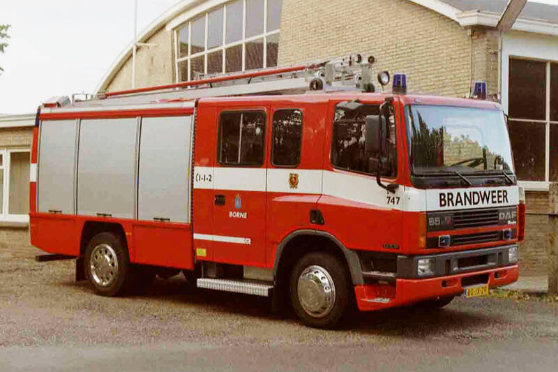 Kenteken: BG-JX-29 Roepnummer: 747 > 05-1332 Type voertuig: TS8 LD3000 HD250 T1500 Merk &amp; Type: DAF FF65.210NC380 Opbouw: Rosenbauer Bouwjaar: 1998 In dienst: 1998 Uit dienst: 2015
