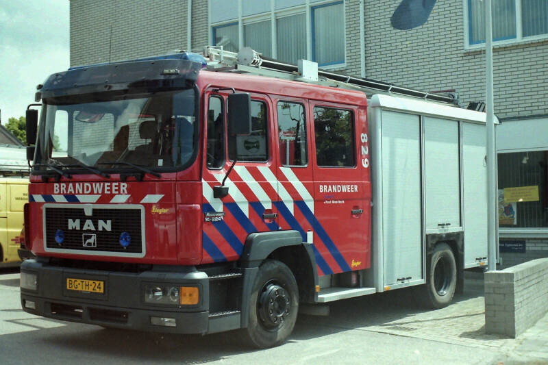 Kenteken: BG-TH-24 Roepnummer: 18-829 Type voertuig: TS9 LD2800 HD265 T1500 Merk &amp; Type: MAN 14.224MF[M2000-InterCity] Opbouw: Ziegler Brandweertechniek Bouwjaar: 1998 In dienst: 1998 Uit dienst: 2014. Opmerkingen: Naar Gorinchem (18-828) als reserve TS 