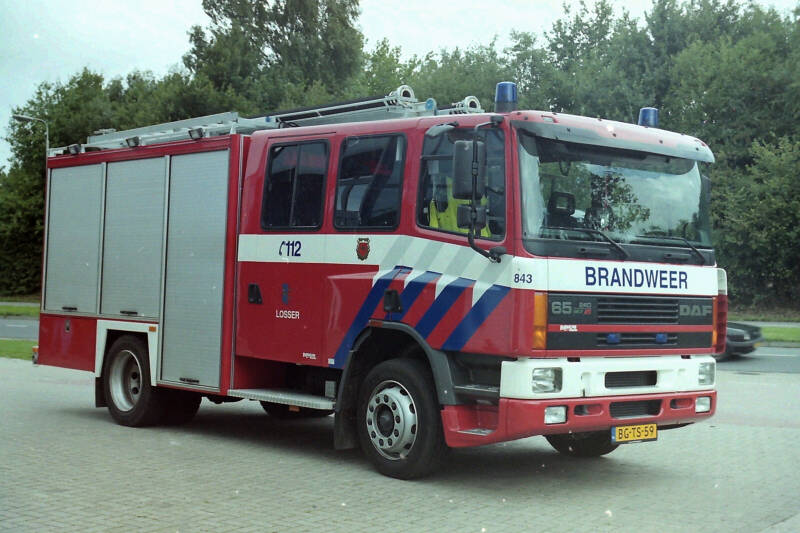 Kenteken: BG-TS-59 Roepnummer: 843 > 05-2231 Type voertuig: TS7 LD2800 HD265 T1500 Merk &amp; Type: DAF FF65.240NC380 Opbouw: Mucar-Godiva Bouwjaar: 1998 In dienst: 1998 Uit dienst: 2013