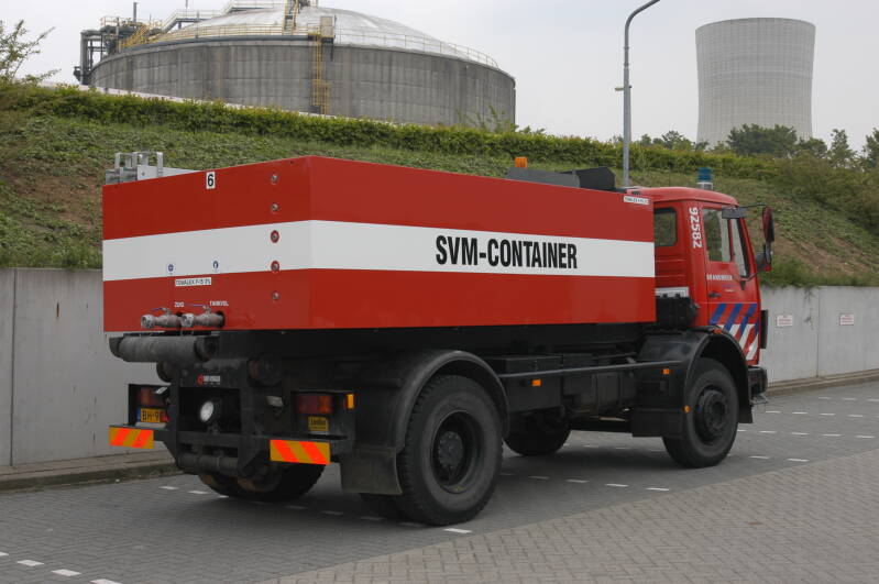 Kenteken: BH-97-HH Roepnummer: 92-582 > B13 Type voertuig: HA Merk &amp; Type: Mercedes Benz 1617KO45 Opbouw: Leebur Bouwjaar: 1983 In dienst: 1996 Uit dienst: 2014 Standplaats: Geleen. Opmerkingen: Overgenomen van brandweer Utrecht.