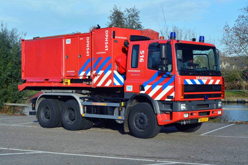 Kenteken: BH-JZ-11 Roepnummer: 46-687 > 09-3981 Type voertuig: HA Merk &amp; Type: DAF FAT75.290CF460 Opbouw: Leebur Bouwjaar: 1999 In dienst: 2011 Uit dienst: 2018. Opmerkingen: Regionaal voertuig. Afkomstig van korps Amersfoort (46-687)