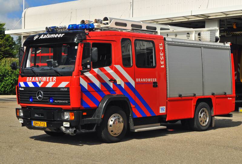 Kenteken: BH-LT-13 Roepnummer: (250) 53-611 > 13-3531 > 13-3532 Type voertuig: TS8 LD3000 HD250 T1500 Merk &amp; Type: Mercedes Benz 1120F36[Ecol] Opbouw: Rosenbauer Bouwjaar: 1999 In dienst: 1999 Uit dienst: 2015Geëxporteerd naar: Argentinië