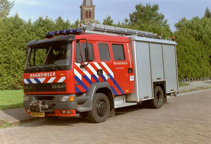 Kenteken: BH-PV-04 Roepnummer: 608 > 02-5132 Type voertuig: TS8 LD2800 HD265 T1500 Merk &amp; Type: DAF FF55.235-15CE360 Opbouw: Ziegler Brandweertechniek Bouwjaar: 2000 In dienst: 2000 Uit dienst: 2018. 