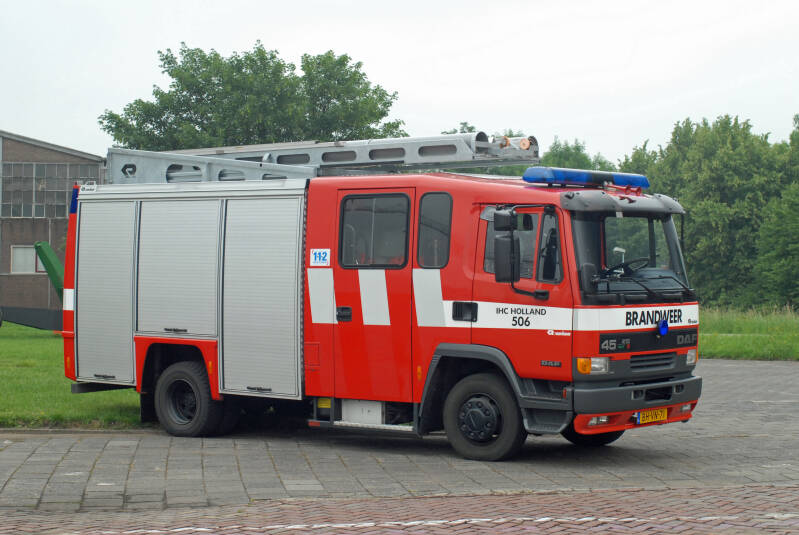 Kenteken: BH-VN-71 Roepnummer: 531 > 18-506 > 18-6839 Type voertuig: TS6 LD3000 HD250 T1500 Merk &amp; Type: DAF FF45.210CE365 Opbouw: Doeschot-Rosenbauer Bouwjaar: 1999 In dienst: 1999 Uit dienst: Standplaats: Kinderdijk