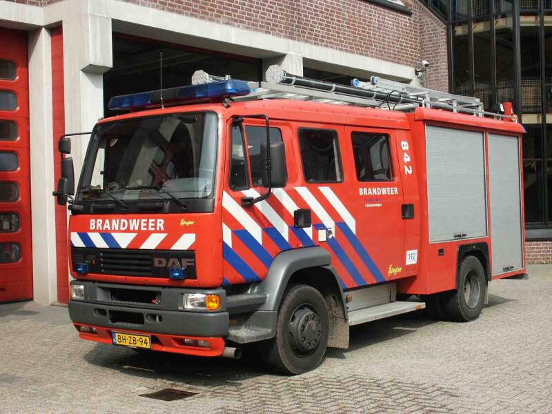 Kenteken: BH-ZB-94 Roepnummer: 842 > 15-2131 Type voertuig: TS7 LD2800 HD265 T1500 Merk &amp; Type: DAF FF55.235-15CE360 Opbouw: Ziegler Brandweertechniek Bouwjaar: 2000 In dienst: 2000