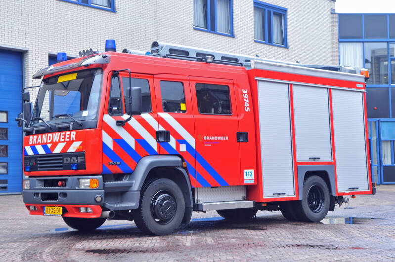 Kenteken: BJ-XR-98 Roepnummer: 39-742 Type voertuig: TS7 LD32500 HD240 T1500 Merk &amp; Type: DAF FF55.230CE360 Opbouw: Gemco-Godiva Bouwjaar: 2001 In dienst: 2001 Uit dienst: 2009 Opmerkingen: Verkocht aan Veiligheidsregio Utrecht. Geëxporteerd naar: Argenti