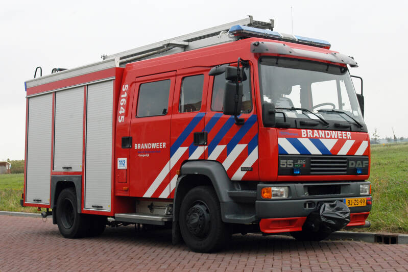Kenteken: BJ-ZS-99 Roepnummer: 51-645 > 10-5331 > 10-5332 Type voertuig: TS8 LD3250 HD250 T1500 Merk &amp; Type: DAF FF55.230-15CE360 Opbouw: HDS-Godiva Bouwjaar: 2000 In dienst: 2000 Uit dienst: 2018 Standplaats: Zuid Scharwoude. 