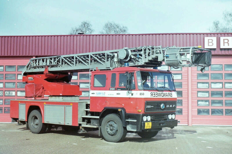Kenteken: BK-27-TK Roepnummer: 740 > 81-850 Type voertuig: AL-K30 Merk &amp; Type: DAF FA2105DHTD445 Opbouw: Riverco-Riffaud Bouwjaar: 1984 In dienst: 2005 Uit dienst: 2010 Standplaats: Brandevoort. Opmerkingen: Tot 2005 korps Helmond-centrum 