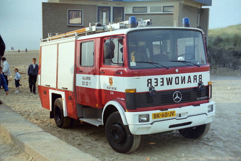 Kenteken: BK-60-JV Roepnummer: 630 Type voertuig: TS6 LD2800 HD250 T1350/150 Merk &amp; Type: Mercedes Benz LPF1113-32 Opbouw: Doeschot-Rosenbauer Bouwjaar: 1984 In dienst: 1984 Uit dienst: 1997. Opmerkingen: Verkocht aan Brandweer Oss, tbv korps Megen.