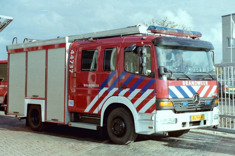 Kenteken: BL-NH-41 Roepnummer: 44-737 > 08-7131 Type voertuig: TS8 LD3000 HD250 T1500 Merk &amp; Type: Mercedes Benz 1328F36[Atego] Opbouw: HDS-Godiva Bouwjaar: 2001 In dienst: 2001 Uit dienst: 2018  Naar: Kroatië. 