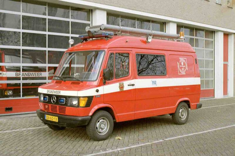 Kenteken: BN-60-YX Roepnummer: 774 Type voertuig: WO Merk &amp; Type: Mercedes Benz 310FD30 Opbouw: Eigen bouw Bouwjaar: 1985 In dienst: 1985 Uit dienst: 2001.