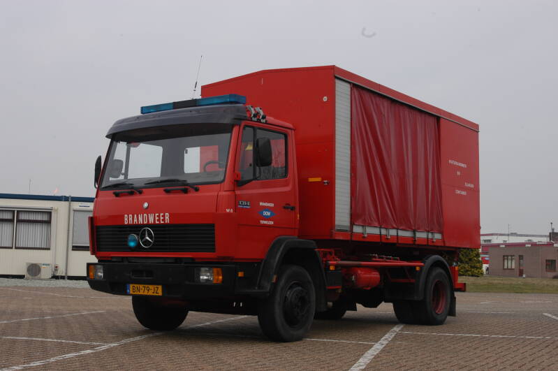 Kenteken: BN-79-JZ Roepnummer: W8 > 5661 Type voertuig: HA Merk &amp; Type: Mercedes Benz 1314-36[Ecol] Opbouw: Bennes Marrel-Burg Bouwjaar: 1985 In dienst: 1985 Uit dienst: 2013 Standplaats: Terneuzen