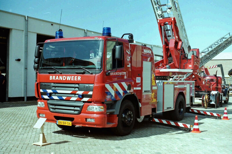 Kenteken: BN-BR-06 Roepnummer: 66-751 > 16-4152 Type voertuig: AL-K30 Merk &amp; Type: DAF FF75.310CF430 Opbouw: Magirus Bouwjaar: 2002 In dienst: 2002
