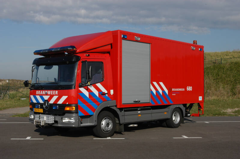 Kenteken: BN-PB-33 Type voertuig: VW-LO Merk &amp; Type: Mercedes Benz 1018-36[Atego] Opbouw: Akkermans Bouwjaar: 2003 In dienst: 2017 . Regionaal inzetbaar. Opmerkingen: Afkomstig van Vlist, korps Stolwijk (16-3271)