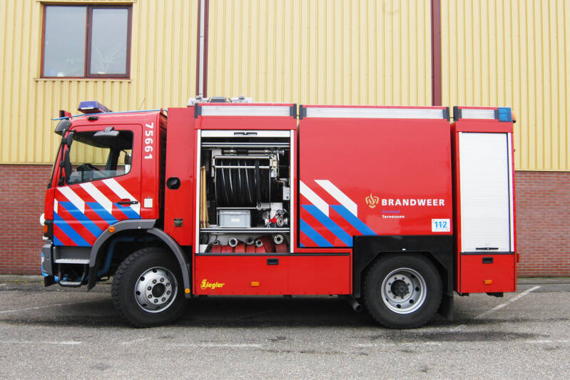 Kenteken: BN-ZB-82 Roepnummer: 75-661 Type voertuig: SB2 T5000/1000 Merk &amp; Type: Mercedes Benz 1628AF33[Atego] Opbouw: Ziegler Brandweertechniek Bouwjaar: 2003 In dienst: 2003 Uit dienst: 2011. Opmerkingen: Naar post Koegors (19-6661)