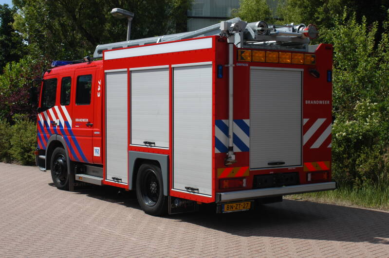 Kenteken: BN-ZT-27 Roepnummer: 54-743 > 12-3030 Type voertuig: TS7 LD3250 HD240 T1500 Merk &amp; Type: Mercedes Benz 1325F36[Atego] Opbouw: Gemco-Godiva Bouwjaar: 2002 In dienst: 2002 Uit dienst: 2018.Geëxporteerd naar: Argentinië (Dominico Wilde)  