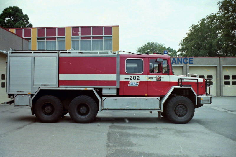 Kenteken: BP-44-TK Roepnummer: 202 Type voertuig: TS6 MD/LD2600 T6500 Merk &amp; Type: Iveco 260.26NW... Opbouw: Ajax-Ziegler Bouwjaar: 1986 In dienst: 1986 Uit dienst: 2004. Geëxporteerd naar: Argentinië (Pedro Luro) 