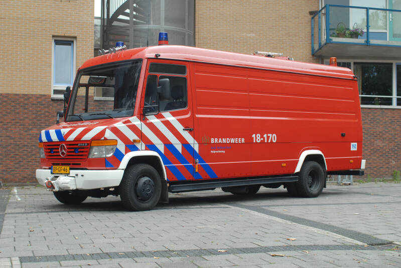 Kenteken: BP-GF-46 Roepnummer: 18-170 Type voertuig: HV-2 Merk &amp; Type: Mercedes Benz 814D42[Vario] Opbouw: Brandweer Bouwjaar: 2004 In dienst: 2004 Uit dienst: 2014