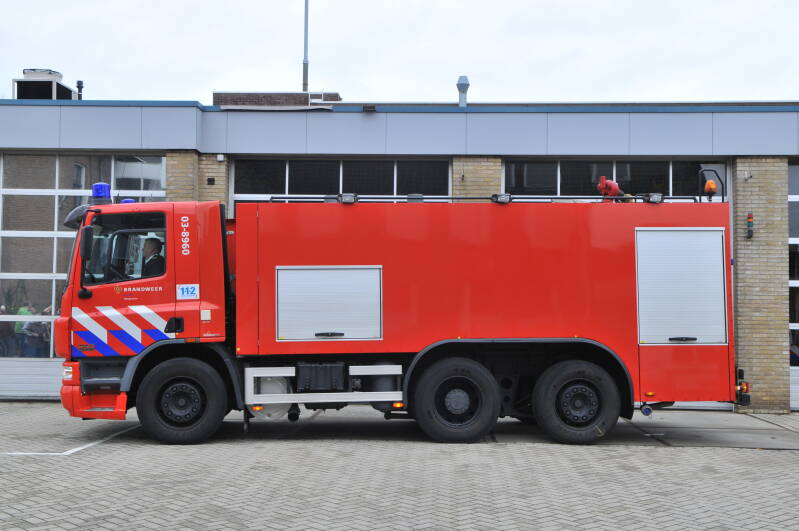 Kenteken: BP-RX-36 Roepnummer: 6161 > 03-8960 Type voertuig: SB2 LD3000 T12000/500 Merk &amp; Type: DAF FFN.CF75.360PC310 Opbouw: HDS-Godiva Bouwjaar: 2004 In dienst: 2004