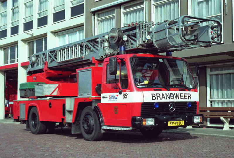 Kenteken: BP-91-DJ Roepnummer: 7 > 851 > 652 Type voertuig: AL-K30 Merk &amp; Type: Mercedes Benz 1622F47 Opbouw: Riffaud Bouwjaar: 1985 In dienst: 1985 Uit dienst: 2001