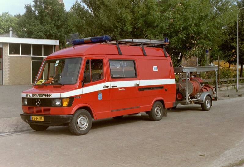 Kenteken: BS-34-RS Roepnummer: 637 Type voertuig: GM5 Merk &amp; Type: Mercedes Benz 307FD33[Ecov] Opbouw: Doeschot Bouwjaar: 1986 In dienst: 1986 Uit dienst: 1998.