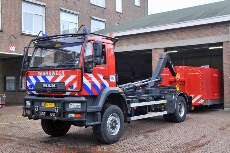 Kenteken: BS-LX-18 Roepnummer: 39-583 &gt; 07-3683 Type voertuig: HA Merk &amp; Type: MAN 18.280BBF[TLG] Opbouw: Leebur Bouwjaar: 2006 In dienst: 2006  Opmerkingen: Regionaal voertuig. In 2010 tijdelijk als 07-2783 gestationeerd te Ede in afwachting nieuwe BiZa 