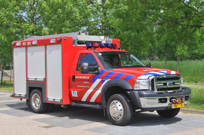 Kenteken: BS-VT-25 Roepnummer: 681 > 381 Type voertuig: HV-3 Merk &amp; Type: Ford F550XLT Opbouw: HDS Bouwjaar: 2007 In dienst: 2007 Uit dienst: 2011. In 2012 verkocht aan bedrijfsbrandweer Edese Zagerij te Harskamp.