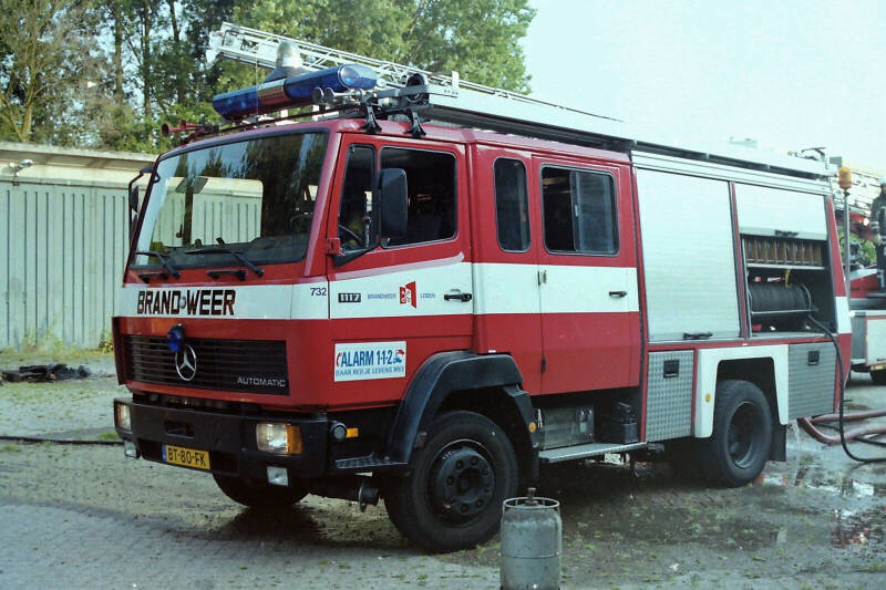 Kenteken: BT-80-FK Roepnummer: 732 Type voertuig: TS6 LD3000 HD250 T2000 Merk &amp; Type: Mercedes Benz 1117F30[Ecol] Opbouw: Doeschot-Rosenbauer Bouwjaar: 1986 In dienst: 1986 Uit dienst: 2002. Geëxporteerd naar: Spanje (Santander)