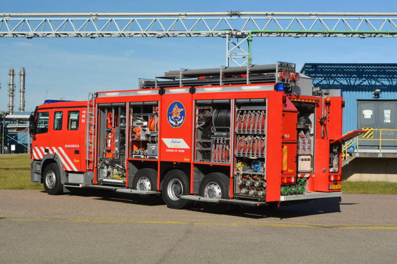 Kenteken: BT-ZL-96 Roepnummer: TS2 Type voertuig: SB6(GS) MD/LD8000 T2500/2500 Merk &amp; Type: Mercedes Benz 3551F73(8x2)[Actros] Opbouw: Ziegler Brandweertechniek Bouwjaar: 2008 In dienst: 2008 Uit dienst: Standplaats: Bergen op Zoom