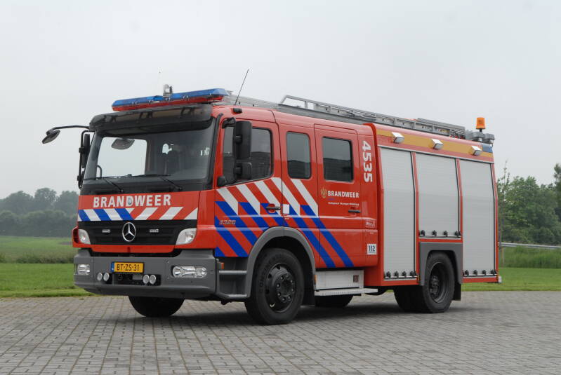 Kenteken: BT-ZS-31 Roepnummer: 19-4535 Type voertuig: TS8 LD2850 HD260 T1500 Merk &amp; Type: Mercedes Benz 1325F Opbouw: Touw-Godiva Bouwjaar: 2008 In dienst: 2008