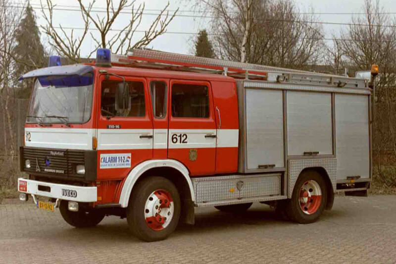 Kenteken: BV-13-RZ Roepnummer: 612 Type voertuig: TS8 LD2800 HD200 T1500 Merk &amp; Type: Iveco-Magirus 110.16AF Opbouw: Spijkstaal -Magirus Bouwjaar: 1987 In dienst: 1987 Uit dienst: 2003 Standplaats: Bilthoven.