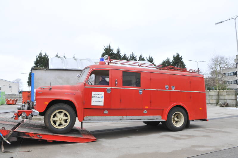 Kenteken: UF-51-58 Roepnummer: Type voertuig: GM10-AS LD2800 (P3x100) Merk &amp; Type: International B162 Opbouw: Koppen-Motorkracht-Magirus Bouwjaar: 1964 In dienst: 1964 Uit dienst: 1979