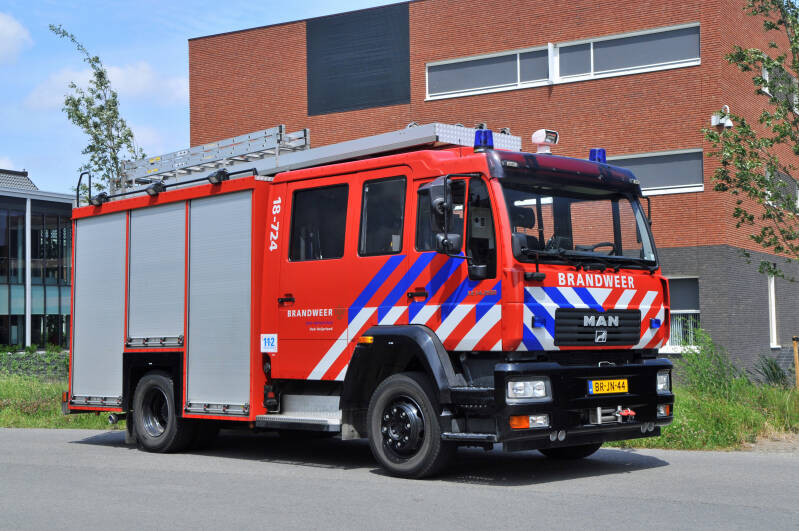 Kenteken: BR-JN-44 Roepnummer: 18-724 > 18-5432 Type voertuig: TS7 LD3250 HD240 T2000 Merk &amp; Type: MAN 14.255LLLF (M2000-City) Opbouw: HDS-Godiva Bouwjaar: 2005 In dienst: 2005
