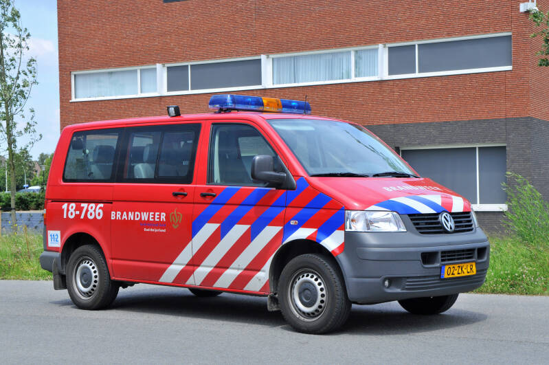 Kenteken: 02-ZK-LR Roepnummer: 18-786 > 18-5401 Type voertuig: DB-K Merk &amp; Type: Volkswagen Transporter T5-Kombi 2,5TDi Opbouw: MAN-HDS Bouwjaar: 2008 In dienst: 2008 Uit dienst: 2019