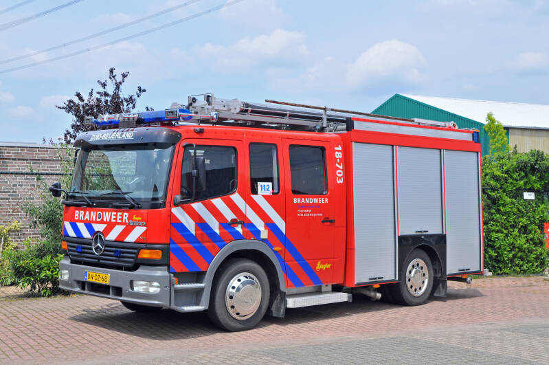 Kenteken: BN-DZ-68 Roepnummer: 735 > 18-703 > 18-5331 Type voertuig: TS9 LD2800 HD265 T1500 Merk &amp; Type: Mercedes Benz 1325F36 Opbouw: Ziegler Brandweertechniek Bouwjaar: 2002 In dienst: 2002 Uit dienst: 2020