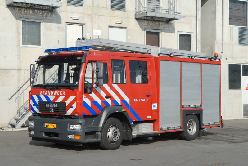 Kenteken: BT-DH-72 Roepnummer: (566) Type voertuig: TS8 LD3250 HD240 T1500 Merk &amp; Type: MAN 14.250LLFA[M2000-City] Opbouw: HDS-Godiva Bouwjaar: 2007 In dienst: 2008 Uit dienst: 2009 Standplaats: Amsterdam / Schiphol