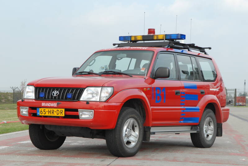 Kenteken: 65-HR-DR Roepnummer: B1 Type voertuig: DA-OD Merk &amp; Type: Toyota Land Cruiser 90 3.0 Opbouw: Bouwjaar: 2001 In dienst: 2001 Uit dienst: Standplaats: Schiphol (Gem. Haarlemmermeer)