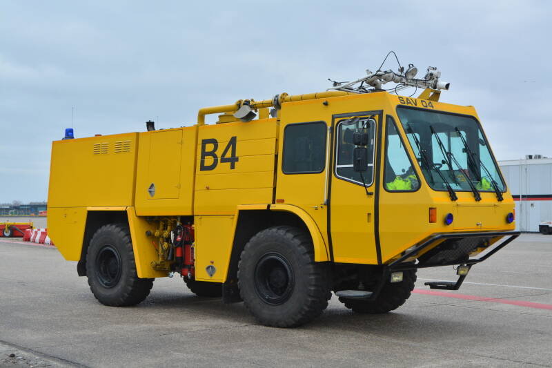 Kenteken: Roepnummer: B1 > B4 / SB29-5 > 17-8963 Type voertuig: Saval-KronenburgSAV-4 Merk &amp; Type: CT2 LD4500 T4000/250 (BCF50x2) Opbouw: Saval-Kronenburg Bouwjaar: 1984 In dienst: 1994 Uit dienst: Standplaats: Rotterdam Airport