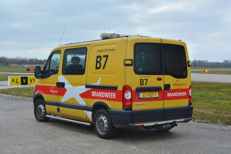 Kenteken: 33-VZT-1 Roepnummer: B7 > 17-8901 Type voertuig: PM6 Merk &amp; Type: Renault Master T28-2,5DCi Opbouw: Bouwjaar: 2009 In dienst: 2009 Uit dienst: Standplaats: Rotterdam