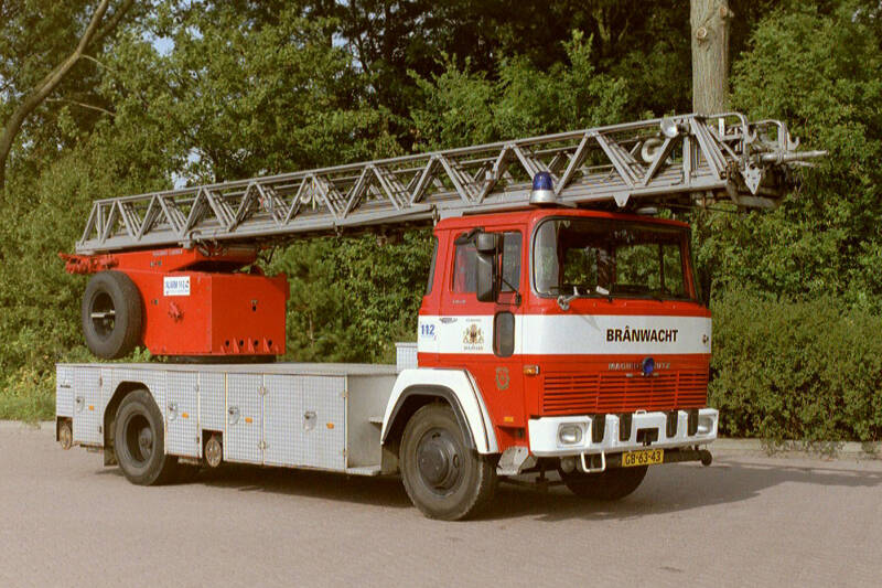 Kenteken: GB-63-43 TRoepnummer: 20-651 > 20-635 ype voertuig: AL-K30 Merk &amp; Type: Magirus Deutz 135D12F Opbouw: Magirus Bouwjaar: 1973 In dienst: 1991 Uit dienst: 2001. Opmerkingen: Overgenomen van brandweer Sneek. 