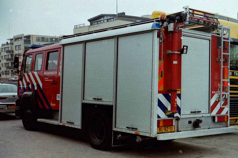 Kenteken: BL-BZ-10 Roepnummer: TS64-2 Type voertuig: TS9 LD2800 HD265 T1500 Merk &amp; Type: MAN 14.255LLLF[M2000-City] Opbouw: Ziegler Brandweertechniek Bouwjaar: 2001 In dienst: 2001 Uit dienst: 2015. Geëxporteerd naar: Argentinië (Canals) 