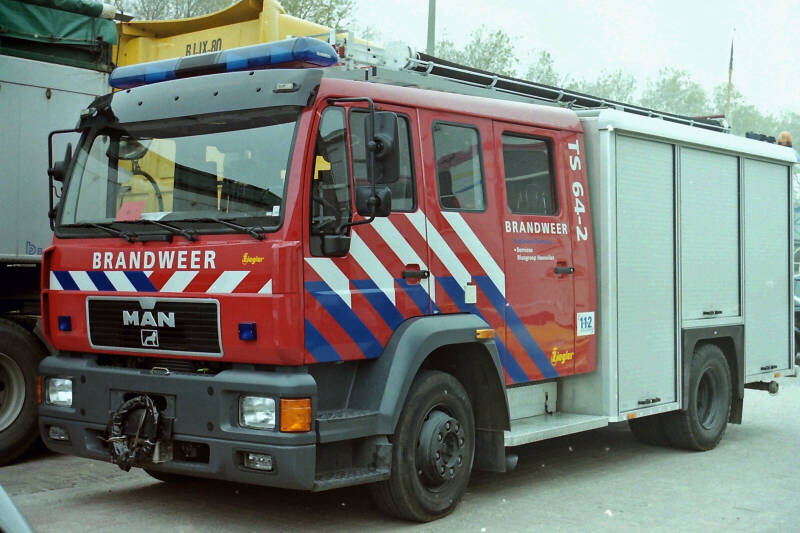 Kenteken: BL-BZ-10 Roepnummer: TS64-2 Type voertuig: TS9 LD2800 HD265 T1500 Merk &amp; Type: MAN 14.255LLLF[M2000-City] Opbouw: Ziegler Brandweertechniek Bouwjaar: 2001 In dienst: 2001 Uit dienst: 2015. Geëxporteerd naar: Argentinië (Canals) 